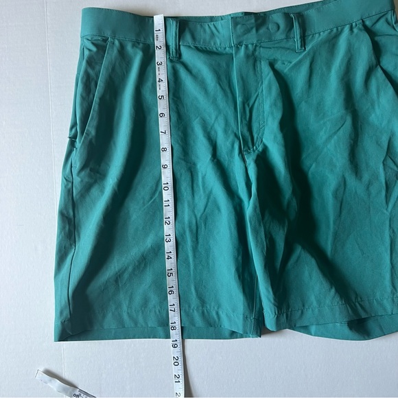 Fabletics men’s shorts size large 34/37 Dri fit moisture wicking green - Picture 8 of 8